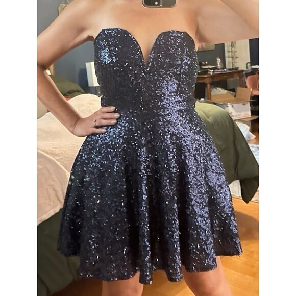 *BOGO* Sequin Dress - Picture 7 of 7